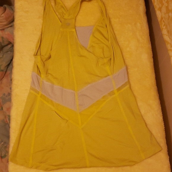 Lulu lemon top - Picture 2 of 2